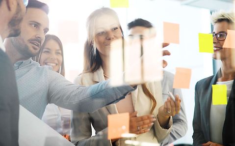 Arvato-Systems-Worksops-Data-and-KI_AdobeStock_181392286 Arvato-Systems-Worksops-Data-and-KI_AdobeStock_181392286